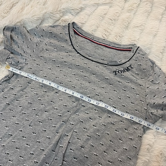 Tommy Hilfiger Gray Shorts And Top Sleep Set Size Medium - Picture 5 of 7
